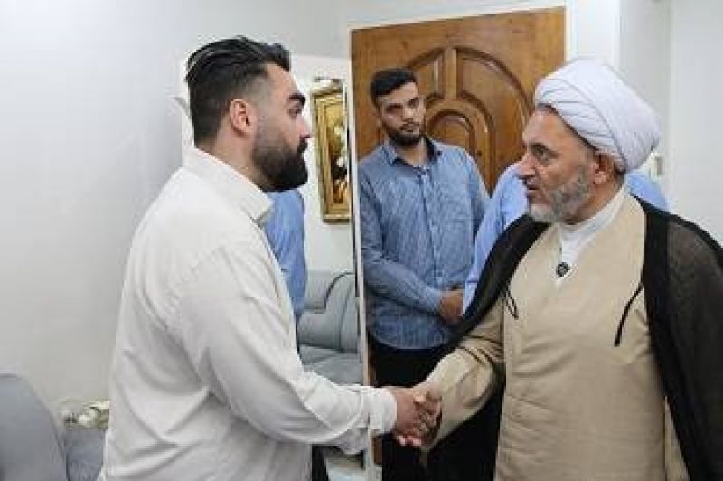 دیدار مسئول نمایندگی ولی فقیه در سپاه تهران بزرگ با خانواده&zwnj;های معظم شهدا و جانبازان سرباز جنگ رمضان