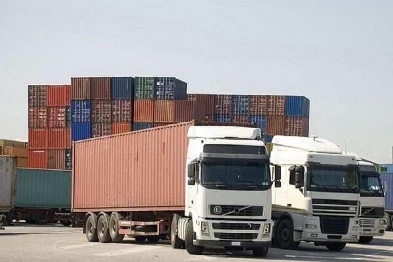   واردات ۹۰۰ هزار تن کالای اساسی از بندر شهید رجایی هرمزگان