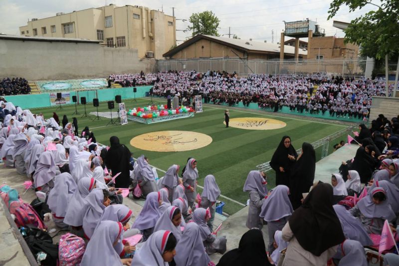  ۲ هزار دانش آموز دختر منطقه۱۳ تکریم شدند