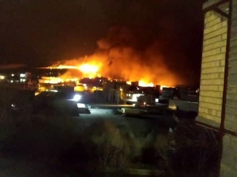 واژگونی تانکر حامل مازوت و انفجار شبکه گاز شهری در سنندج با یک کشته/آتش سوزی ادامه دارد