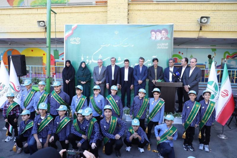 شعار &laquo;سلام به آینده&raquo; در دبستان&zwnj;های منطقه ۲ طنین&zwnj;انداز شد