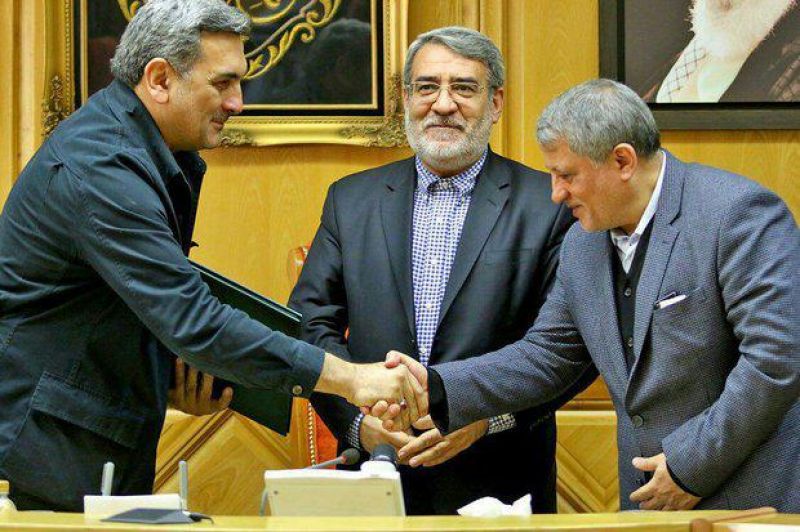 وزیر کشور حکم شهردار جدید تهران را اعطا کرد