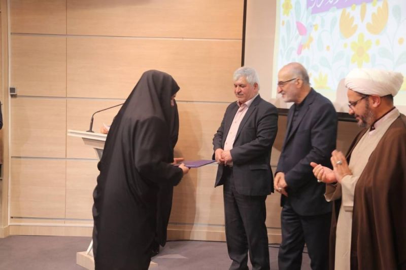 از بانوان موزه ملی انقلاب اسلامی و دفاع مقدس تجلیل شد 