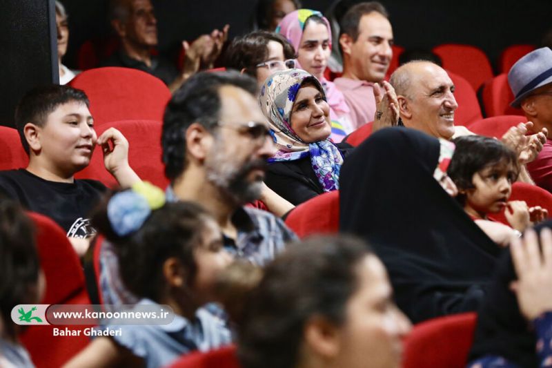  نمایش &laquo;این&zwnj;همه تلق و ملق&raquo; با هنرنمایی توان&zwnj;خواهان و حضور گیتی خامنه آغاز شد
