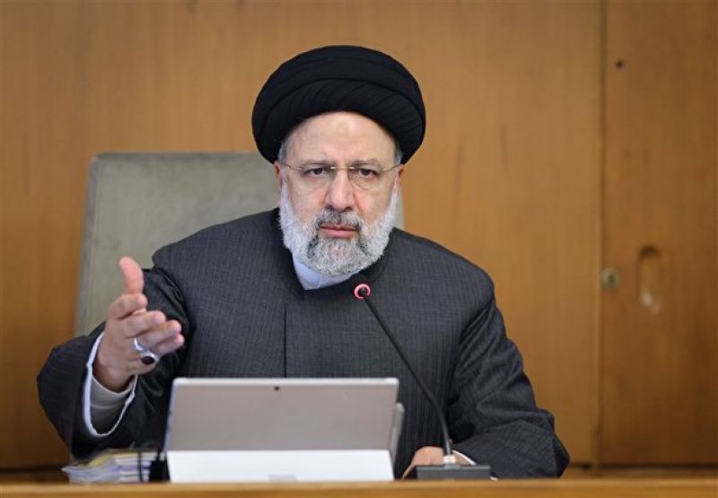 تیم اقتصادی دولت توان خود را برای ثبات بازار ارز به کار گیرد 