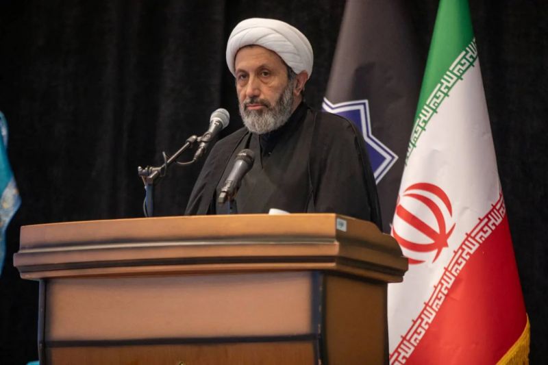 ایمانی&zwnj;پور: شعر، اندیشه امام شهید را به گوش جهانیان می&zwnj;رساند