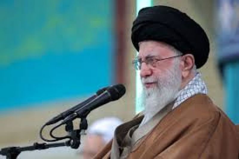 رهبر انقلاب: خط ائمه &laquo;خط ایستادگی و استقامت&raquo; است