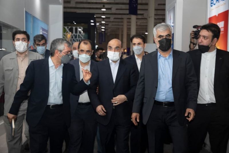  تفاهم‌نامه هایی که با خودکارهای ایرانی امضا شدند/ با پتروشیمی کارون، ایزوسیانات ایرانی به صنعت خودرو وارد شد 