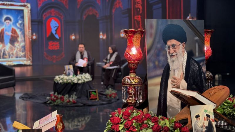 اشک&zwnj;های مجری در برنامه زنده برای بدرقه رهبر مجاهد شهید