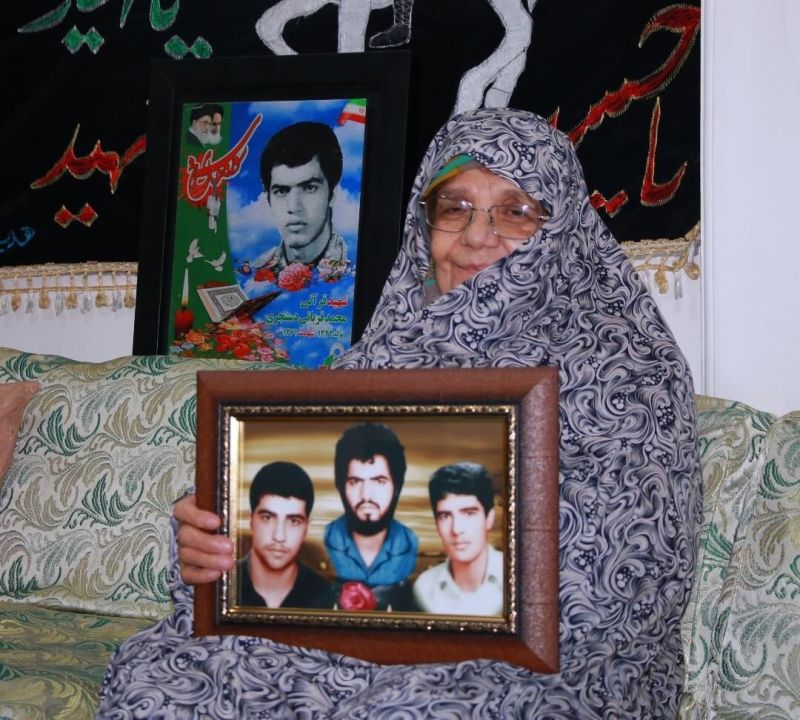 مادرانه سه شهید در یک قاب/  خاطرات شهیدان دستجردی در قاب "مادرانه "