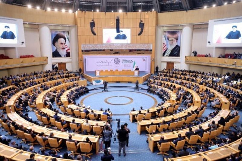 نظام و ساختار اداری باید با هدف ارتقای کارآمدی و تحقق عدالت مورد بازنگری قرار گیرد 