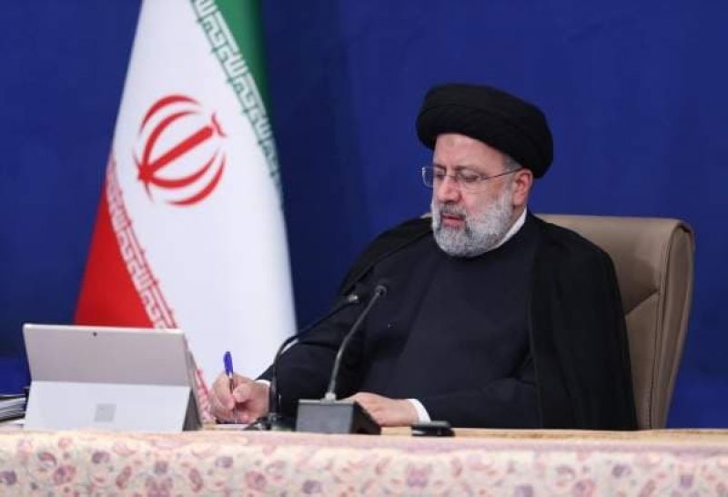 حکیم نظامی یکی از استوانه های استوار فرهنگ و ادب فارسی و از قله های رفیع اندیشه و هنر اسلامی است