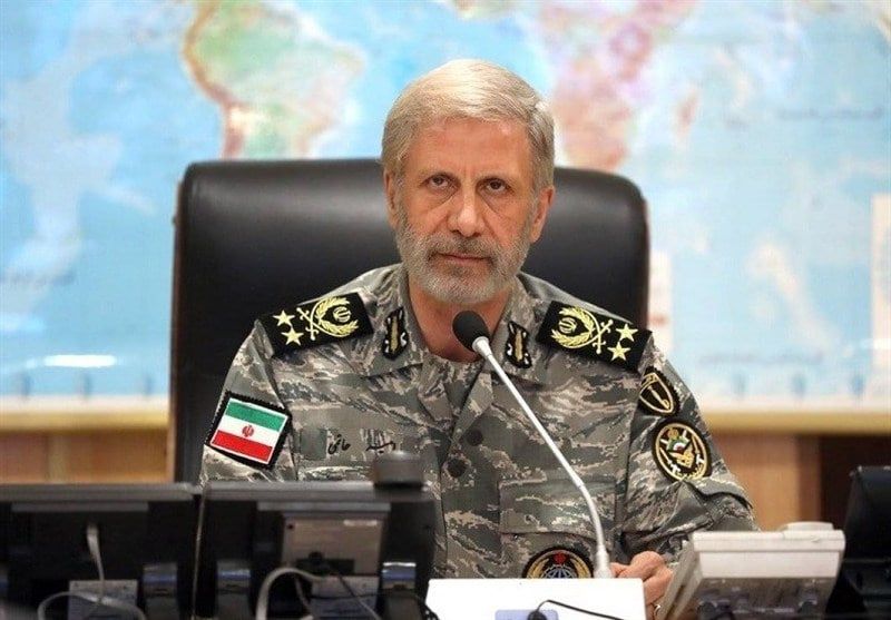 فرمانده کل ارتش: ادعای شکست&zwnj;ناپذیری دشمن دروغ است /نمی&zwnj;گذاریم دشمن، ایران بزرگ را ببلعد 
