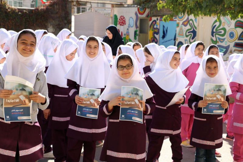 ۱۴۸هزار دانش‌آموز کشور کارت «سپهر دانش» بانک صادرات ایران دریافت کردند