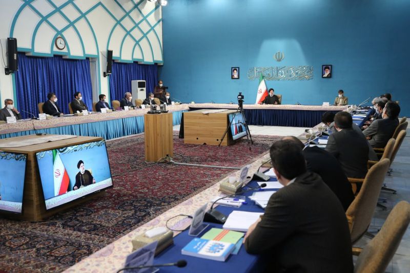 نیازمند انقلاب در نظام اداری بر پایه عدالت هستیم/ باید «انضباط مالی و اداری» در کشور جایگزین نظام «چانه زنی» و «قانونگرایی» جایگزین «توصیه و سفارش» شود / سازمان اداری و استخدامی چابکسازی و بهسازی ساختار اداری را با جدیت و بدون رودربایستی دنبال کند