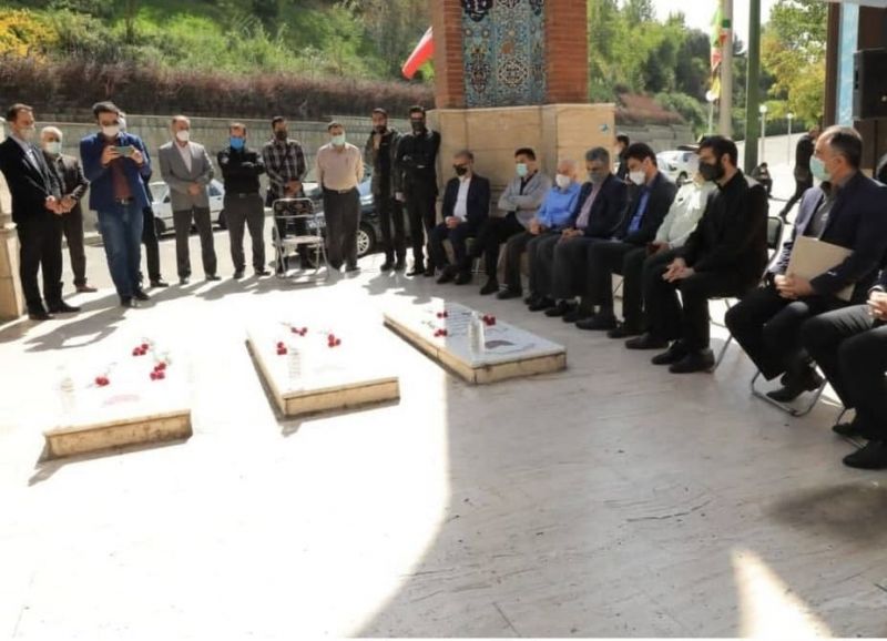 آیین غبار روبی و عطر افشانی گلزار شهدای  گمنام بوستان نهج البلاغه  برگزارشد