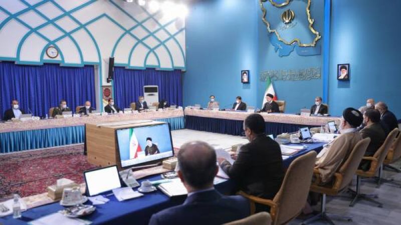 ماموریت به وزارت تعاون برای تدوین آیین نامه شیوه هزینهکرد ردیف مسئولیت اجتماعی در شرکتهای دولتی/ ضرورت ساماندهی وضع شرکتهای دولتی و اصلاح شیوه انتصابات در هیات مدیره شرکتها/ شرکتهای دولتی نمیتوانند بدون ضابطه پرداختهای هنگفت داشته باشند